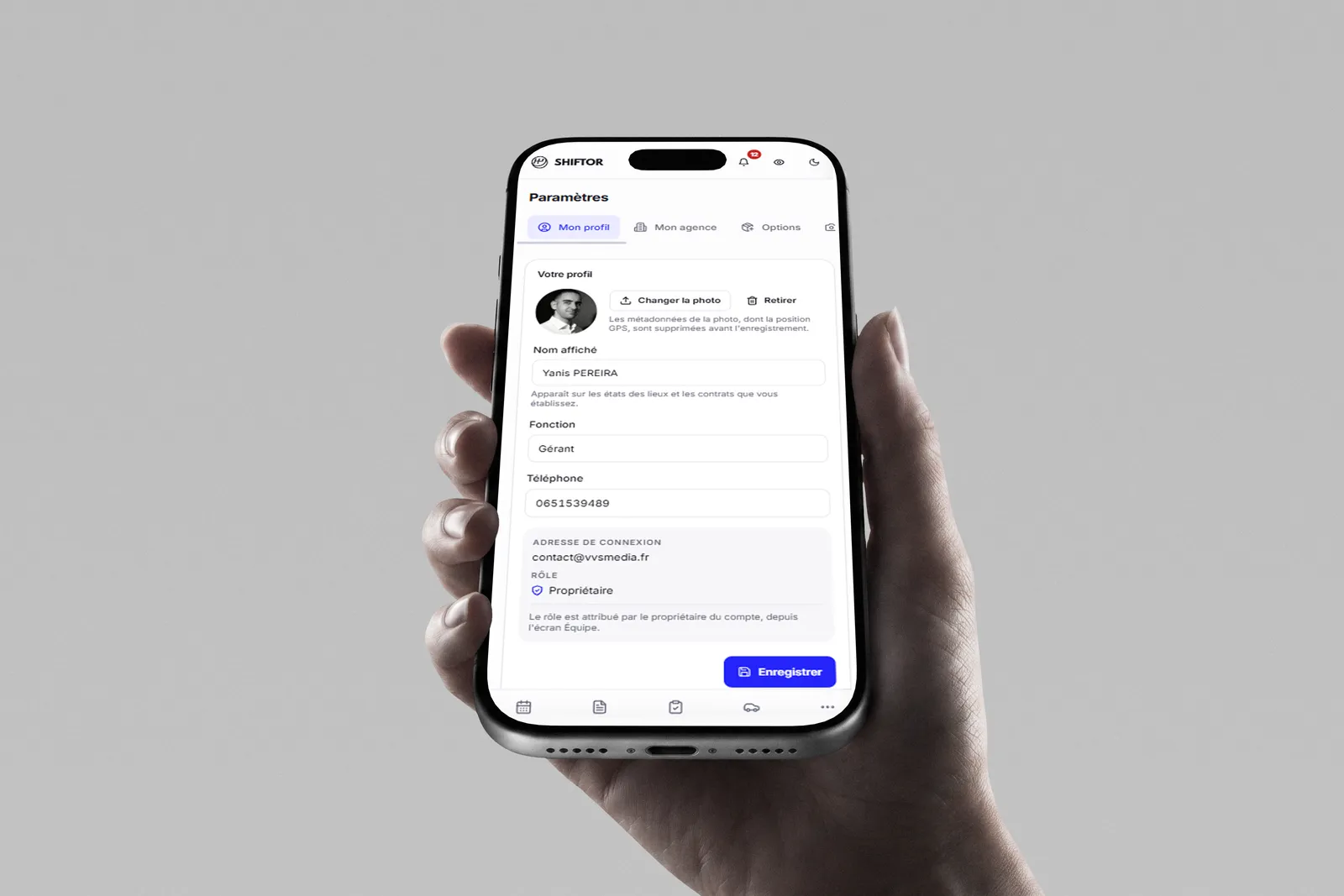 Écran des paramètres SHIFTOR sur smartphone : photo de profil, nom affiché sur les contrats, fonction et rôle dans l'agence